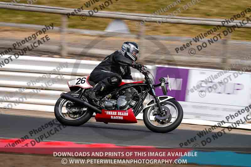 Vintage motorcycle club;eventdigitalimages;mallory park;mallory park trackday photographs;no limits trackdays;peter wileman photography;trackday digital images;trackday photos;vmcc festival 1000 bikes photographs